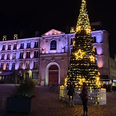 Lejlighed Place Saint Sauveur 50 M2 De Charme.